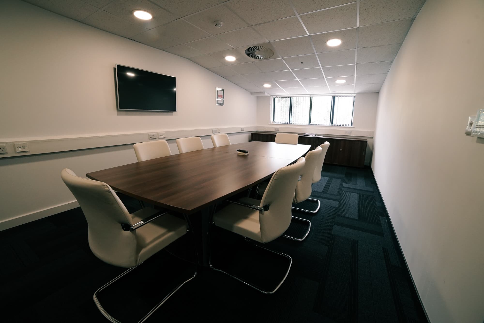 Aerocool Boardroom